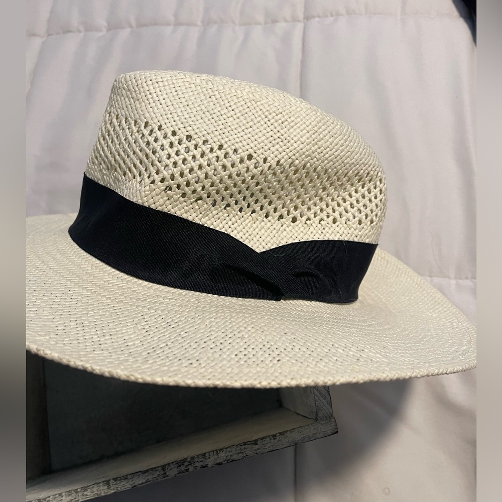 Straw Hat - Picture 7 of 13